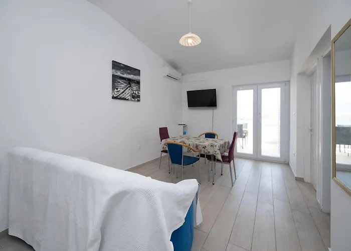 With Parking Space Pag - 24714 פג