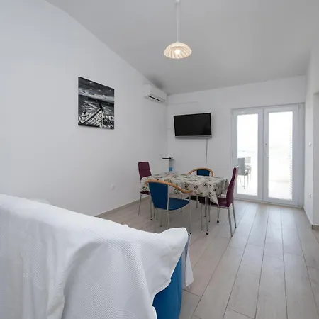 With Parking Space Pag - 24714 Pag Town